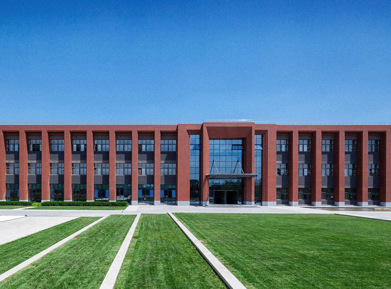 Leading Digitalized factory